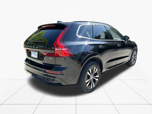 Used 2023 Volvo XC60 B5 Core FWD image 8