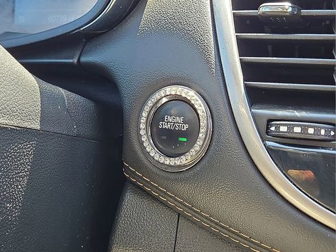 Used 2021 Chevrolet Trax LT w/ LT Convenience Package image 30