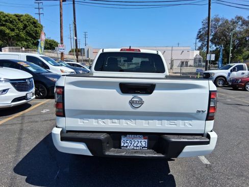 Used 2023 Nissan Frontier SV RWD image 5
