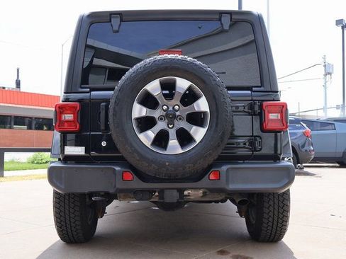 Used 2019 Jeep Wrangler Unlimited Sahara w/ Dual Top Group AWD/4WD image 7