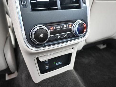 Used 2017 Lincoln Continental Reserve w/ Technology Package image 27