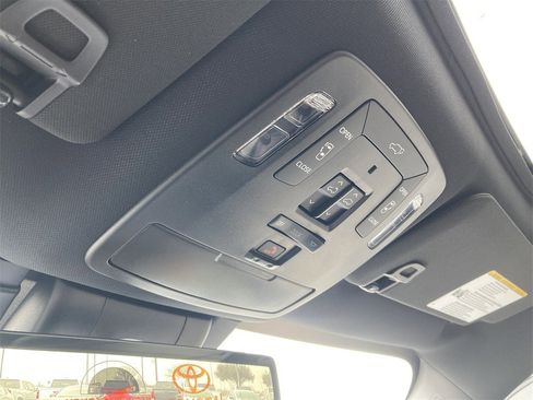 New 2026 Toyota Sienna Platinum image 28