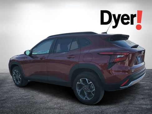 Certified 2025 Chevrolet Trax LT image 6