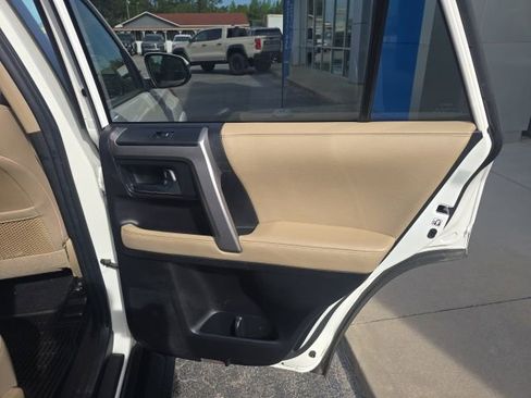 Used 2022 Toyota 4Runner SR5 Premium w/ Moonroof Package RWD image 42