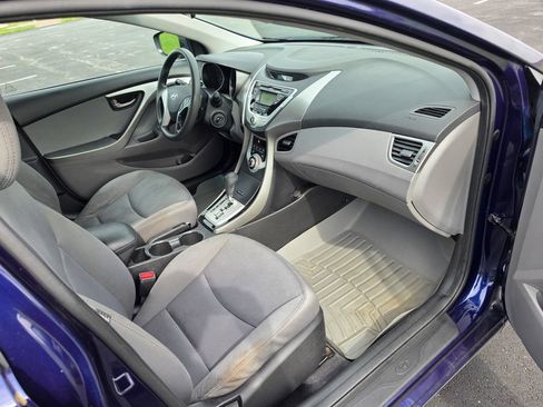 Used 2011 Hyundai Elantra GLS FWD image 10
