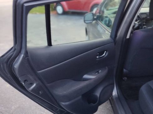 Used 2015 Nissan Leaf S FWD image 16