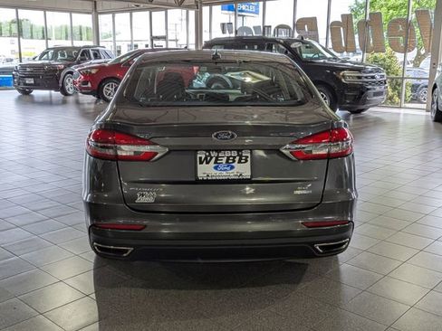 Used 2019 Ford Fusion SE AWD/4WD image 6