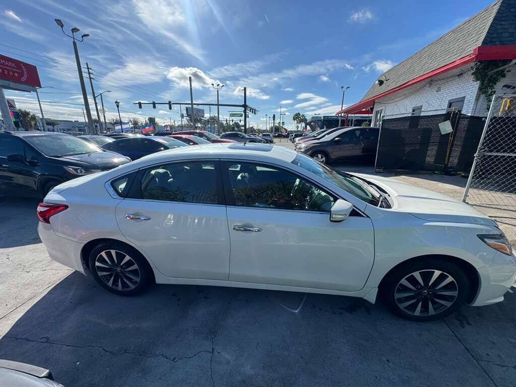 Used 2017 Nissan Altima 2.5 SL FWD image 8