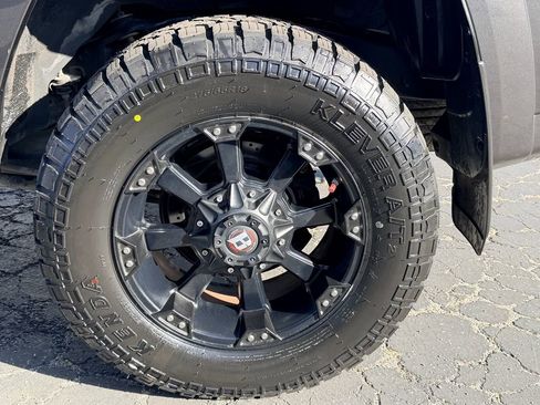 Used 2016 Toyota 4Runner SR5 AWD/4WD image 11