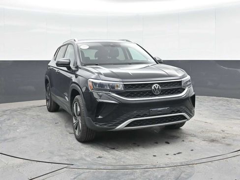 Used 2024 Volkswagen Taos SE AWD/4WD image 6
