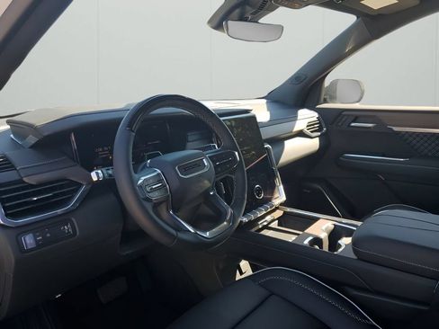 New 2026 GMC Acadia Denali w/ Super Cruise Package FWD image 31