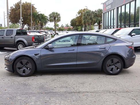 Used 2023 Tesla Model 3 Standard Range image 17