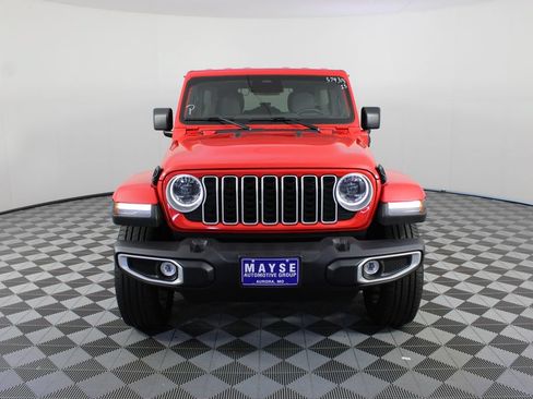 Used 2025 Jeep Wrangler Unlimited Sahara AWD/4WD image 25