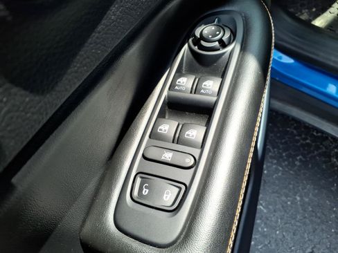 Used 2018 Jeep Compass Latitude w/ Cold Weather Group AWD/4WD image 13