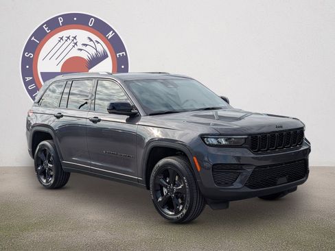 New 2025 Jeep Grand Cherokee Altitude RWD image 2