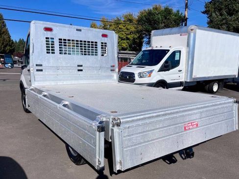 Used 2018 Ford Transit 250 138 RWD image 10