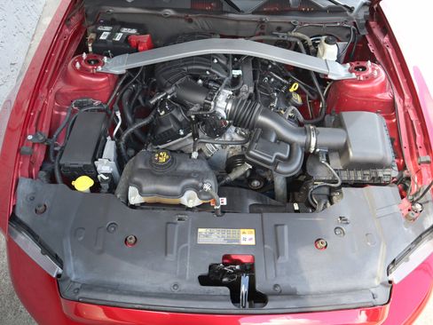 Used 2013 Ford Mustang Premium image 12