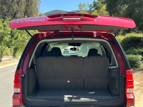 Used 2004 Ford Expedition XLT RWD image 5