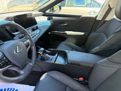 Used 2023 Lexus ES 300h w/ Premium Package FWD image 5