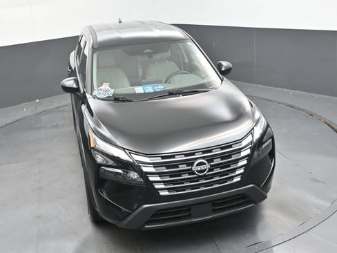 Used 2025 Nissan Rogue SV FWD image 36