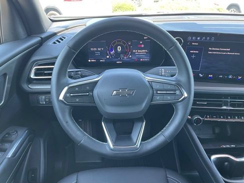 Used 2026 Chevrolet Traverse LT w/ Midnight/Sport Edition AWD/4WD image 13