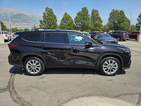 Used 2021 Toyota Highlander Limited AWD/4WD image 4