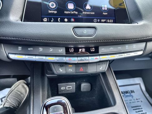Used 2023 Cadillac XT4 Luxury w/ Cold Weather Package AWD/4WD image 18