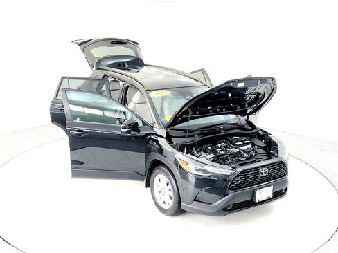 Certified 2023 Toyota Corolla Cross LE image 21