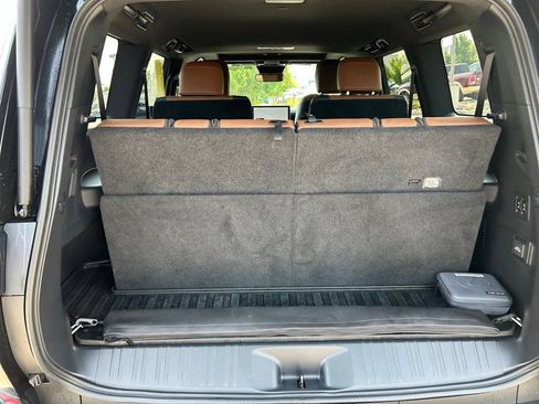 Used 2025 Lexus GX 550 w/ Accessory Package (2T) AWD/4WD image 28