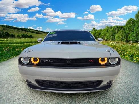 Certified 2017 Dodge Challenger R/T RWD image 8
