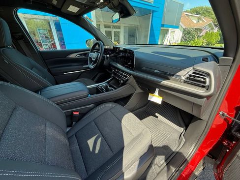 Used 2026 Chevrolet Traverse LT w/ LPO, Floor Liner Package AWD/4WD image 40