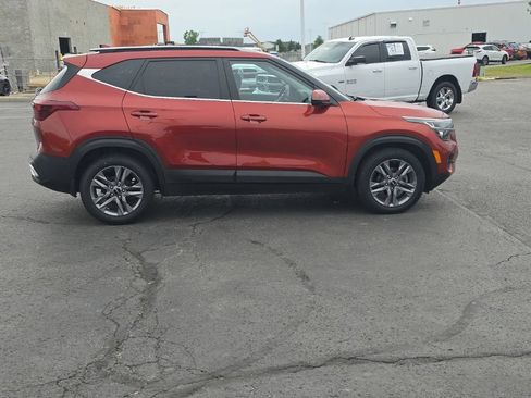 Used 2023 Kia Seltos S w/ Navigation Package FWD image 9
