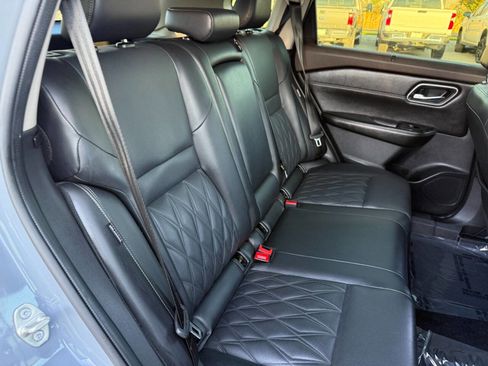 Used 2023 Nissan Rogue Platinum image 21