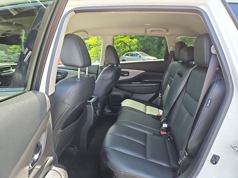 Certified 2023 Nissan Murano SV w/ SV Midnight Edition Package AWD/4WD image 10