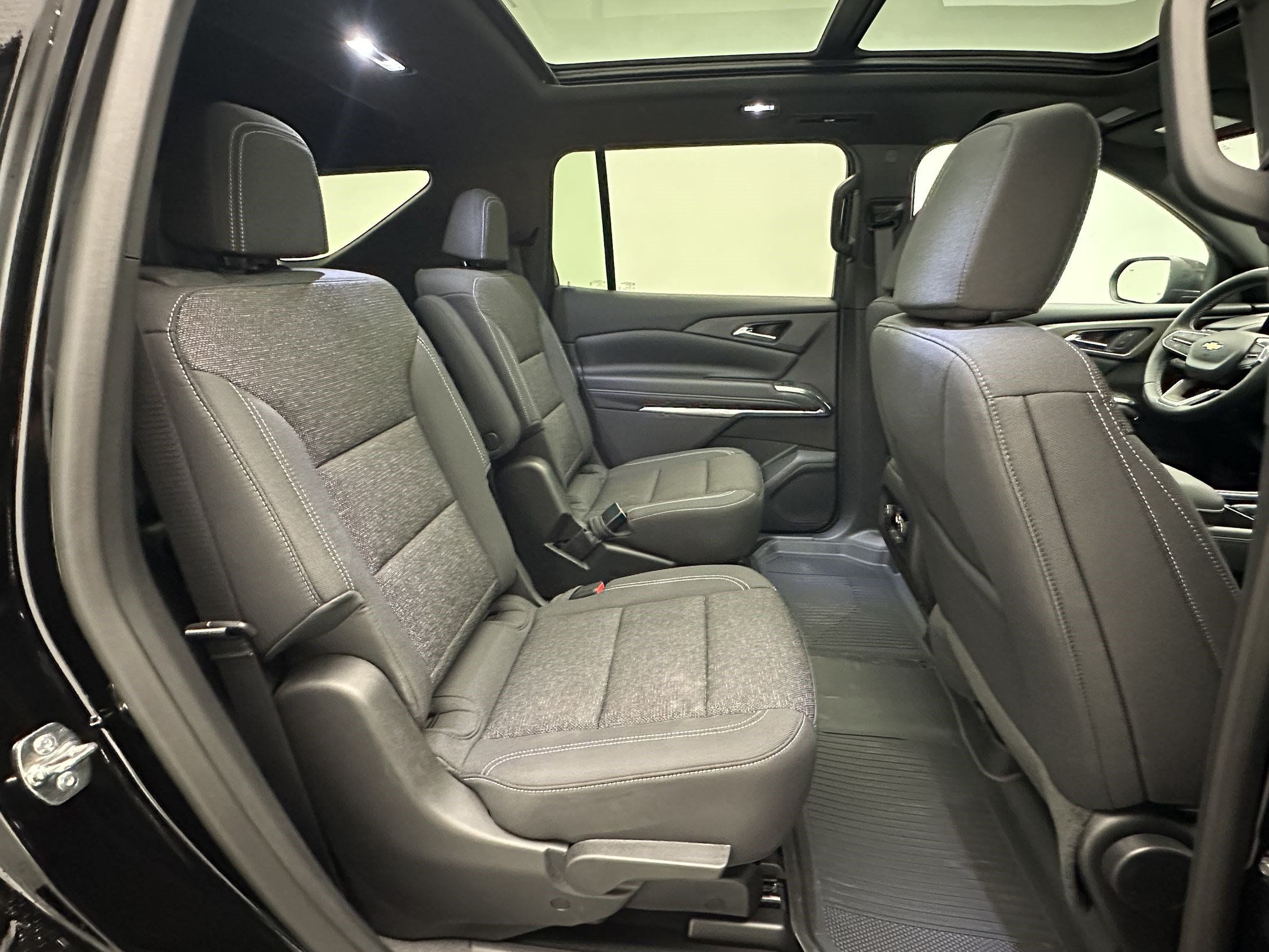 Used 2026 Chevrolet Traverse LT w/ Sun and Wheel Package AWD/4WD image 32