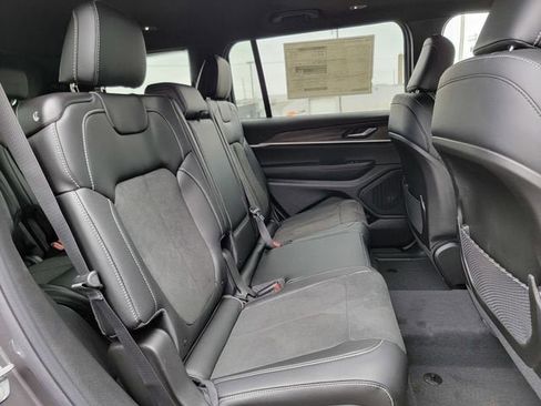 New 2026 Jeep Grand Cherokee L 4WD image 23