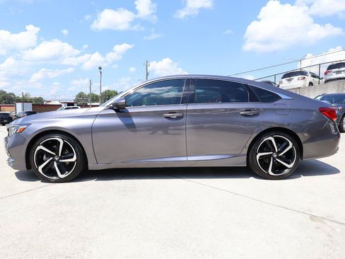Used 2018 Honda Accord Sport image 3