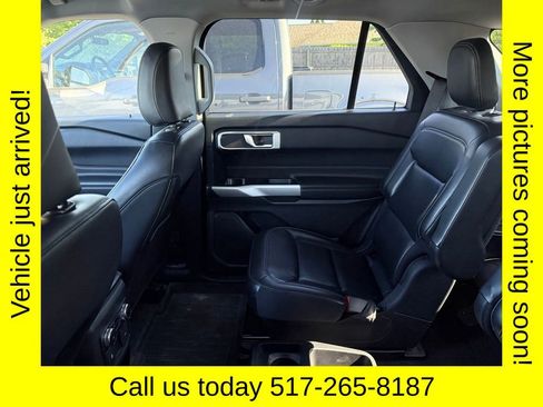 Used 2021 Ford Explorer XLT w/ Equipment Group 202A AWD/4WD image 4