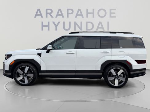 Used 2025 Hyundai Santa Fe Limited AWD/4WD image 2