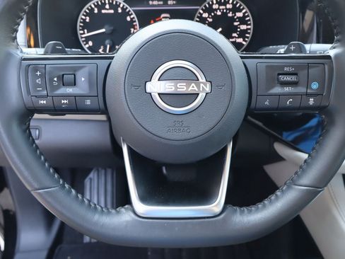 Used 2023 Nissan Pathfinder SV FWD image 12