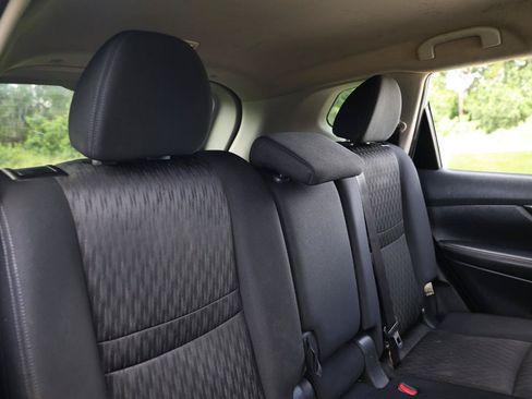 Used 2017 Nissan Rogue S w/ S Appearance Package FWD image 14