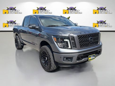 Used 2019 Nissan Titan SV w/ SV Convenience Package AWD/4WD image 3