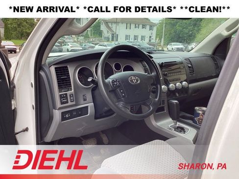 Used 2013 Toyota Tundra 4x4 CrewMax w/ SR5 Pkg image 10