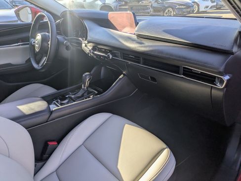 Used 2019 MAZDA MAZDA3 Sedan FWD image 32