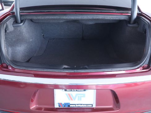 Used 2017 Chrysler 300 C w/ Light Group image 31