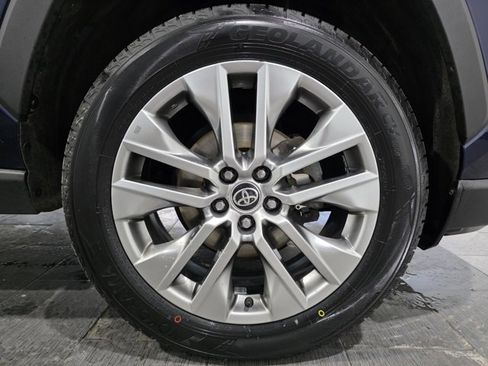 Used 2022 Toyota RAV4 XLE Premium image 26