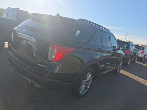 Used 2022 Ford Explorer XLT w/ Equipment Group 202A AWD/4WD image 4