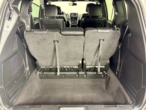 Used 2017 Dodge Grand Caravan GT image 23