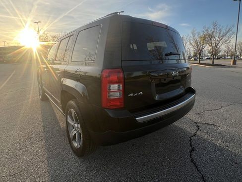 Used 2017 Jeep Patriot High Altitude image 3