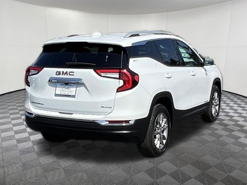 Used 2024 GMC Terrain SLT AWD/4WD image 6